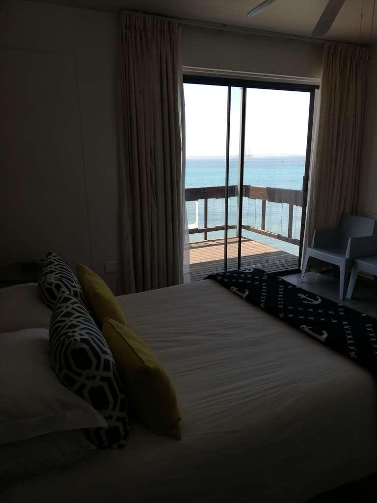 Hoedjiesbaai Hotel Saldanha Bay Номер фото