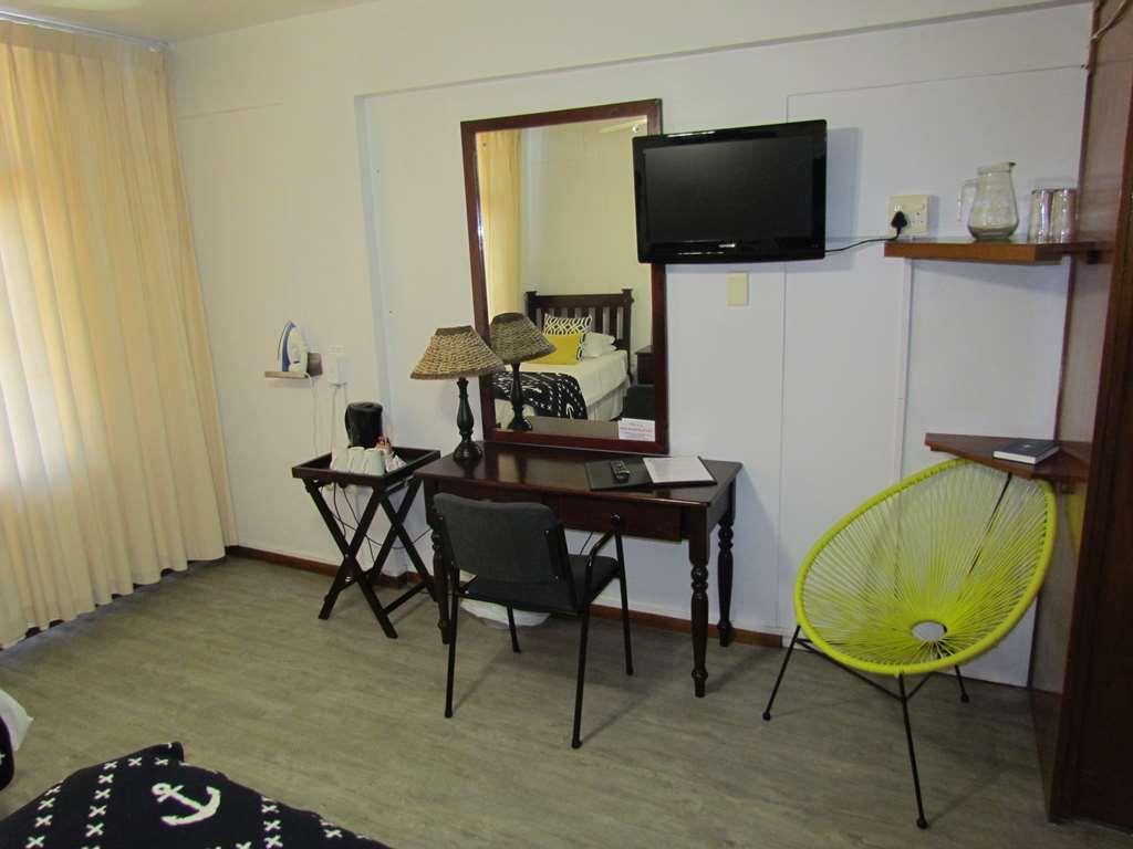 Hoedjiesbaai Hotel Saldanha Bay Номер фото